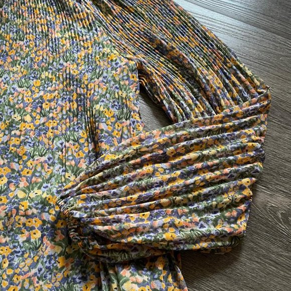 New Zara Floral Print Pleated Multicolor Blouse Size Small - Picture 7 of 11